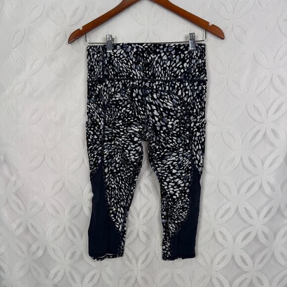 Athleta Spotty Up for Anything Crop High Rise Tight Leggings Navy Size S - Picture 10 of 10